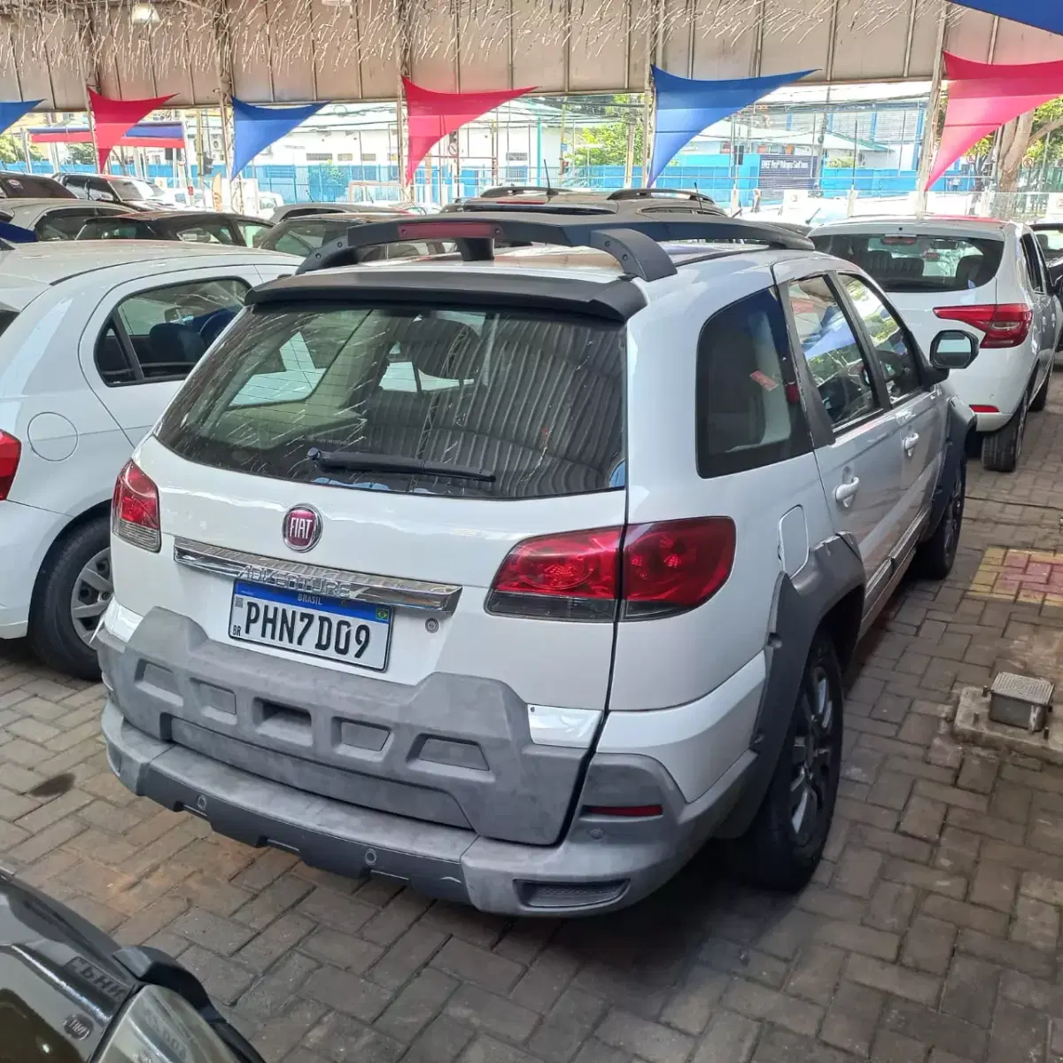FIAT Palio - Palio Weekend Adventure LOCKER 1.8 Flex - 2018